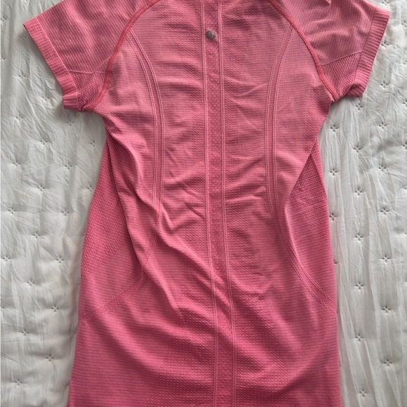 Lululemon Swiftly Tech short sleeve - Picture 4 of 4